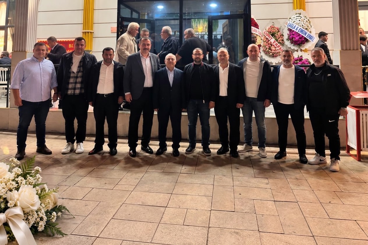 TURİAD Başkanı Hüseyin Kılıç ve Yönetim Kurulu Üyeleri, Abbasi Dinç’in Mutlu Gününde Buluştu