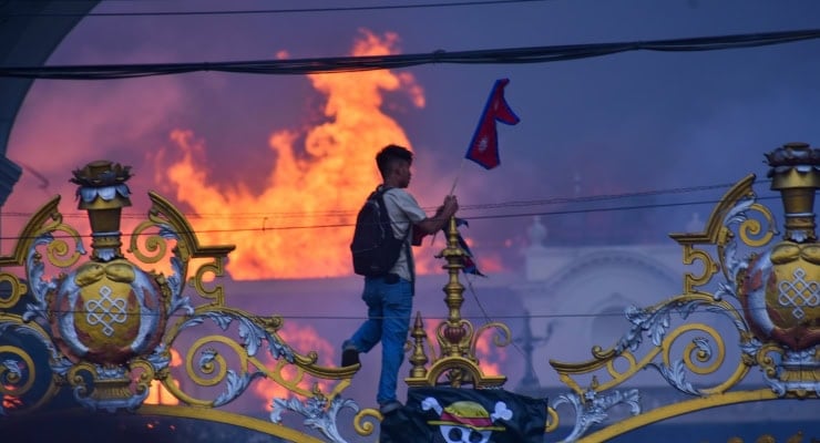 Nepal’de Gençlik Ayaklanması: Başbakan İstifa Etti