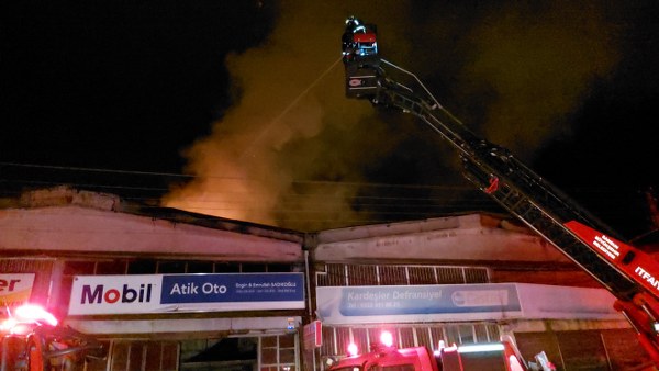 Oto Tamir Dükkanı Alevlere Teslim Oldu 