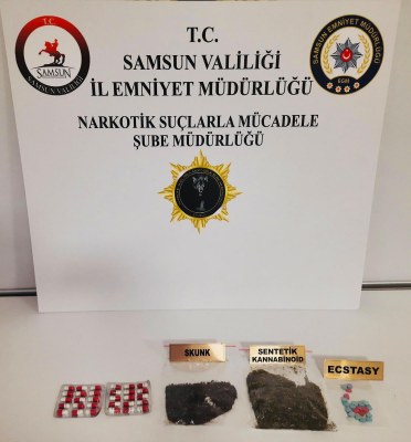 Samsun da 294 Adet Sentetik Ecza Ele Geçirildi 