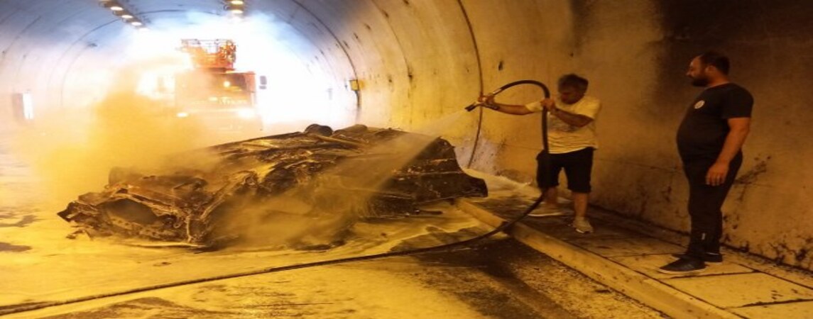 Tünel de Kontrolden Çıkan Araç Duvara Çarptı 