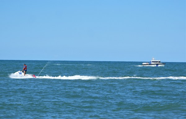 Gece Yarısı Denizde Kaybolan Kadından Halâ Haber Alınamadı 