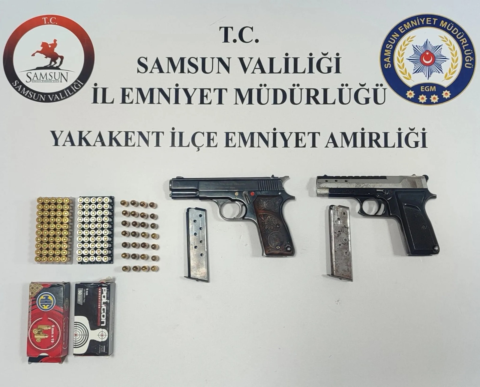 Polis Ekipleri Ruhsatsız Tabanca Ele Geçirdi
