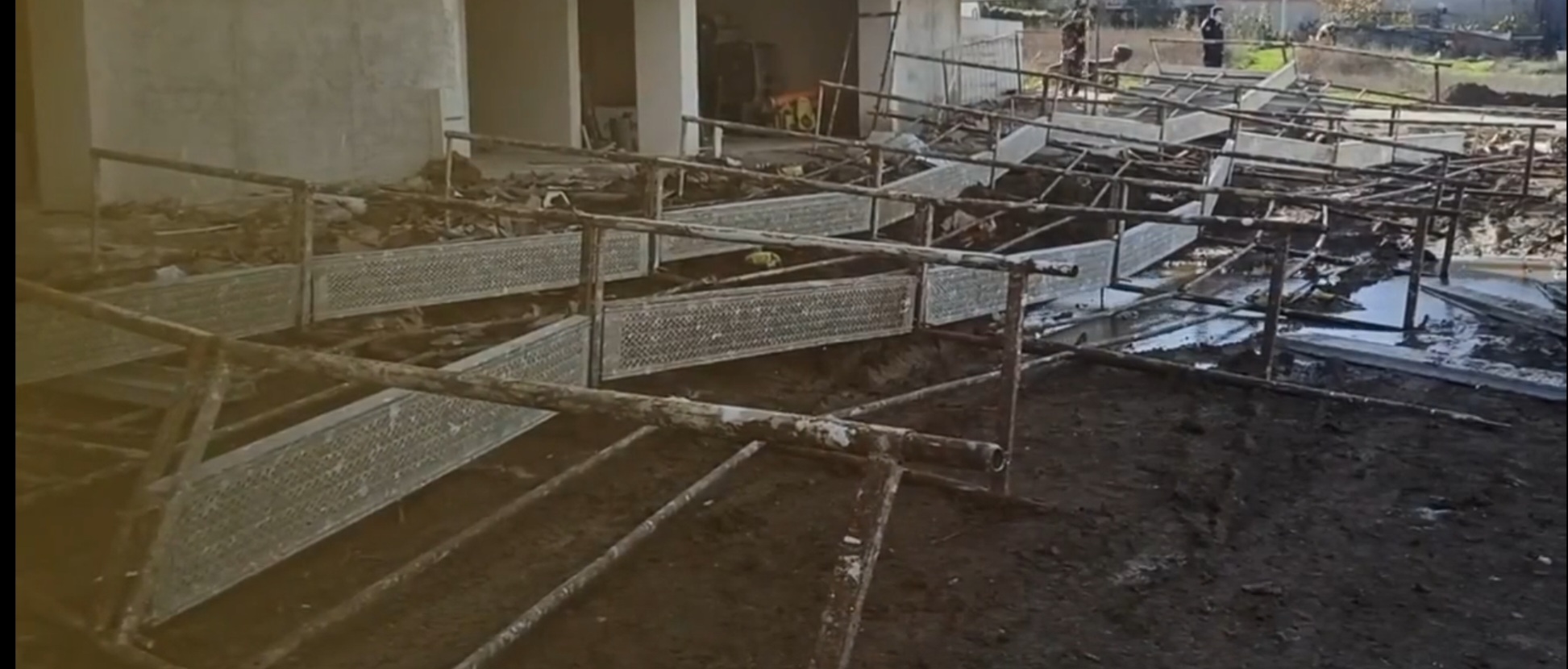 Bafra da İnşaat İskelesi Çöktü 