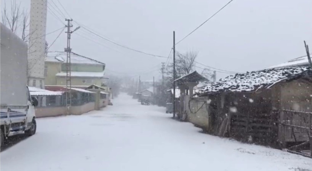 Asarcık Beyaz'a Büründü 