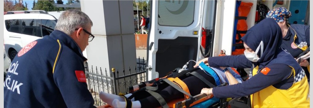 Samsun da Genç Kız 3. Kattan Aşağıya Düştü