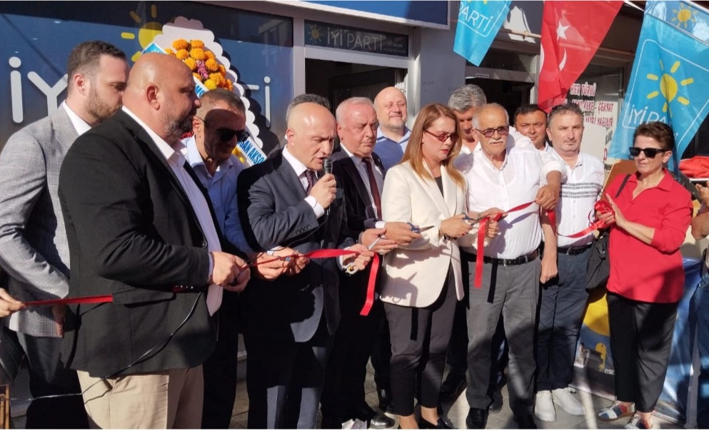 ATAKUM İYİ PARTİ İLÇE BAŞKANLIĞI YENİ HİZMET BINASININ AÇILIŞI TÖRENLE GERÇEKLEŞTİRİLDİ 