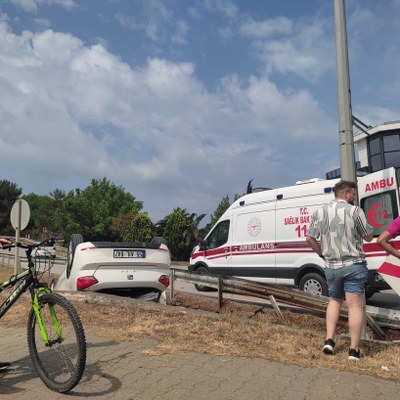 Üniversite Kavşağında Trafik Kazası 