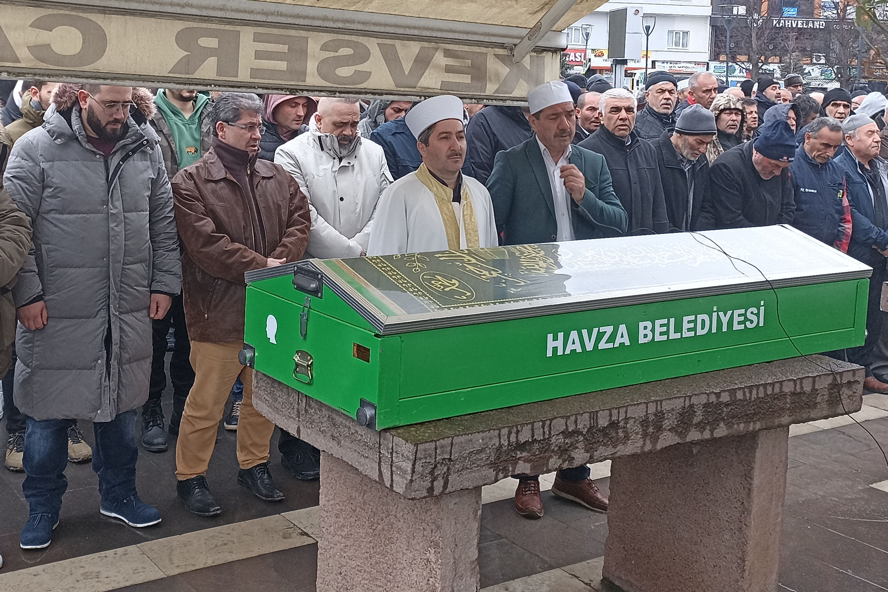 Camide Kalp Krizi Geçiren Kişi Defnedildi