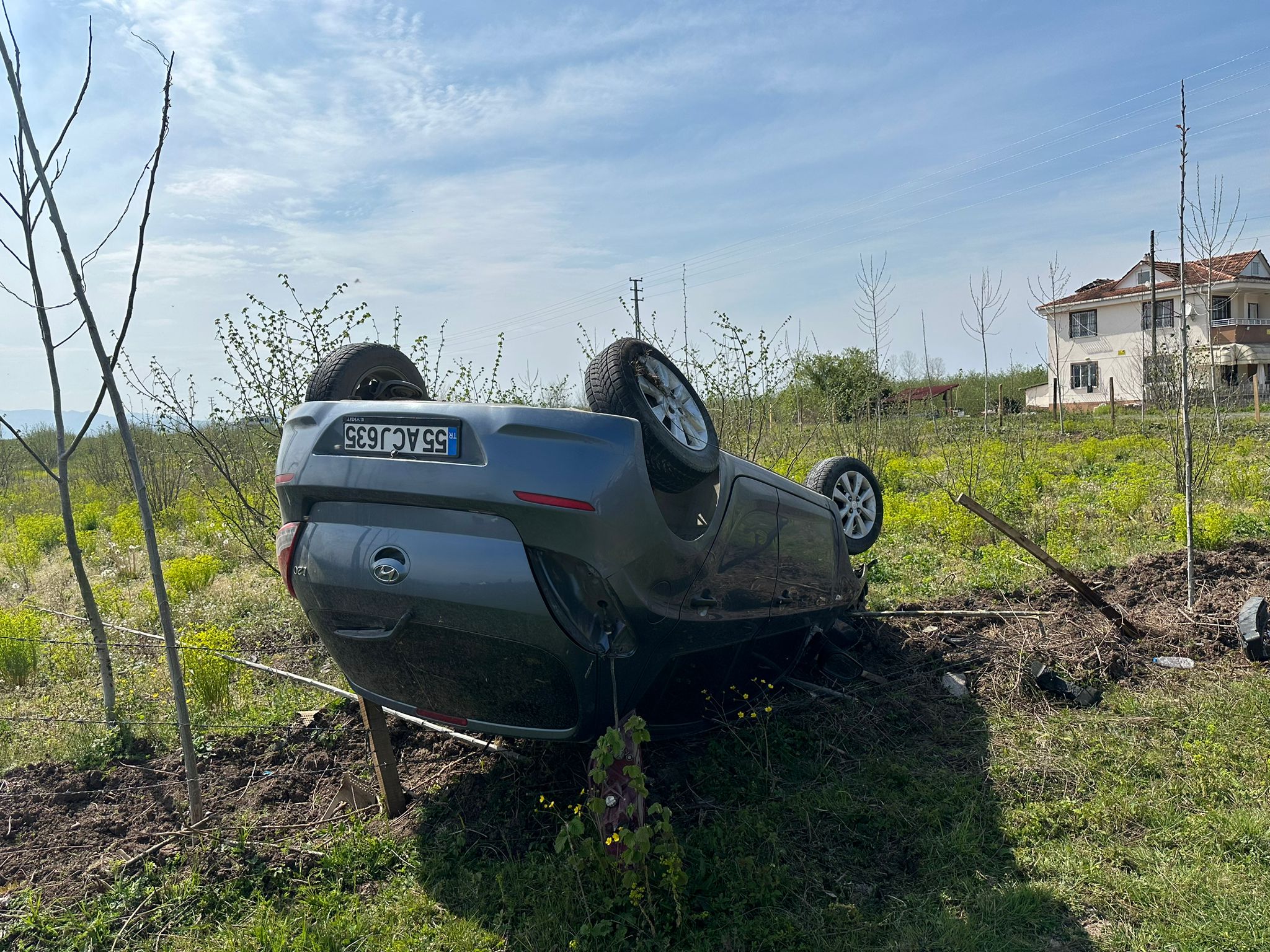 Çarşamba da Trafik Kazası:Otomobil Devrildi