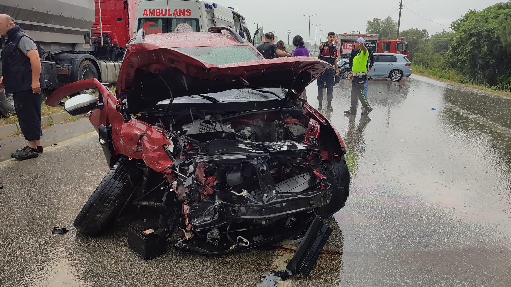 Samsun'da İki Otomobil Çarpıştı: 2'si Ağır 4 Yaralı 