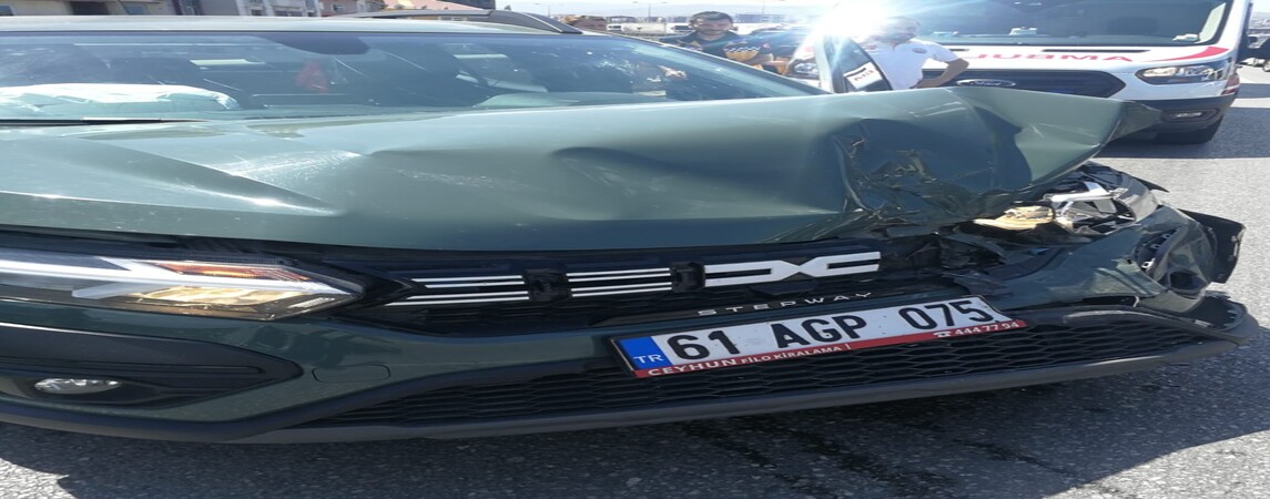 Canik de Ambulans ile Otomobil Çarpıştı 