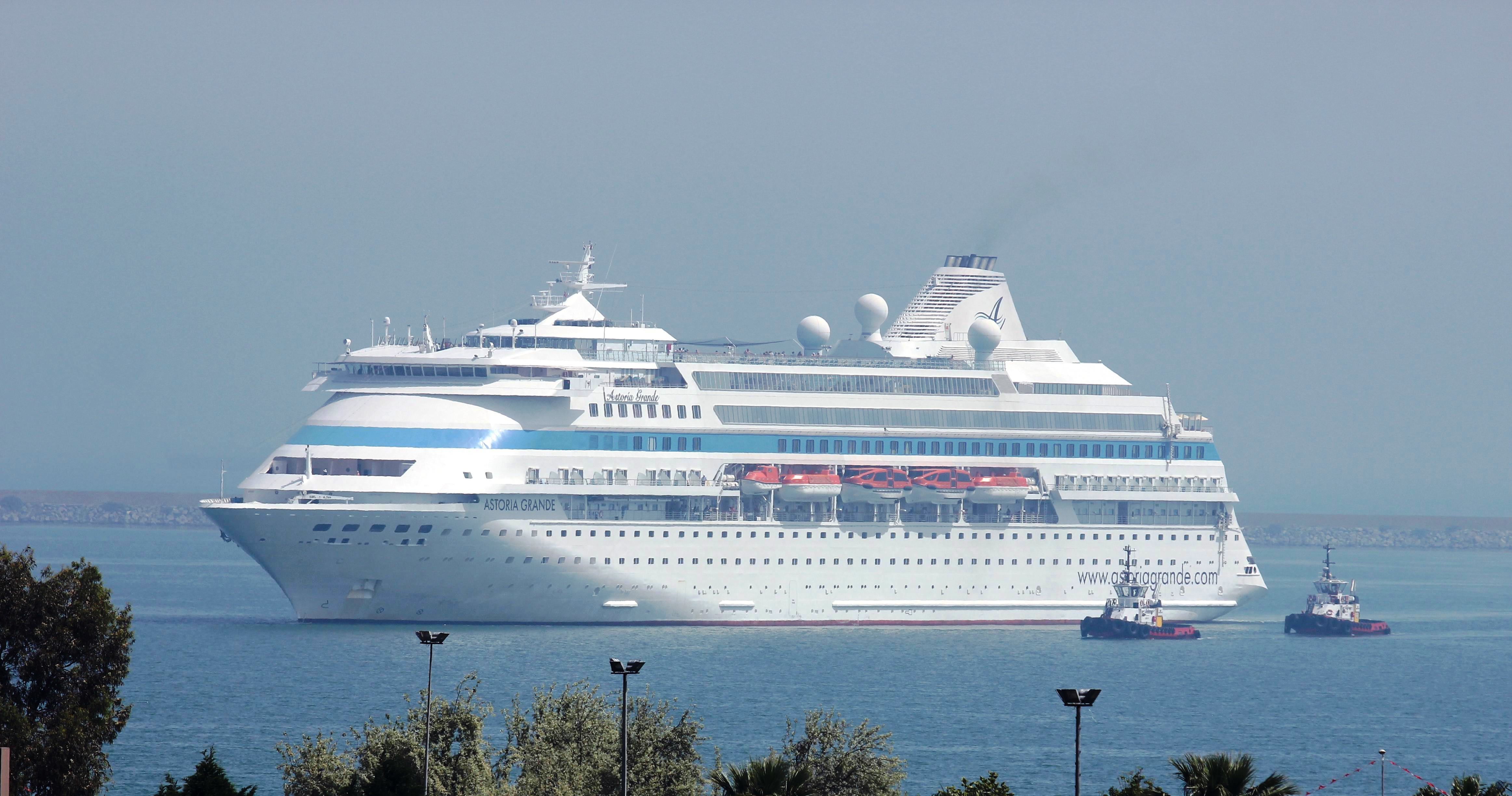 Kruvaziyer Gemi, Samsun'a 1000'e Yakın Turist Getirdi
