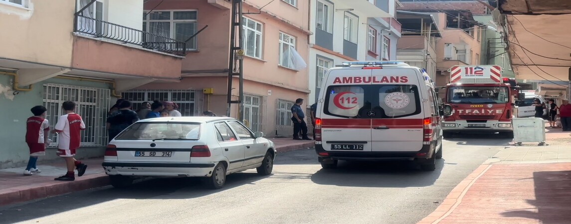 Silahını Kurcalarken Kendini Vurdu