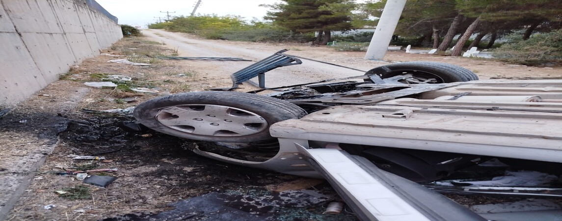 Hafif Ticari Araç Mezarlığa Uçtu