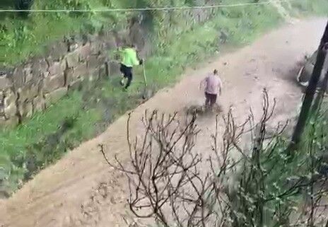 Samsun’da Sel Alarmı: Yollar Göle Döndü