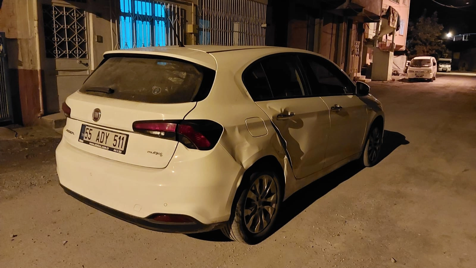 Bafra da Otomobil ile Motosiklet Çarpıştı 