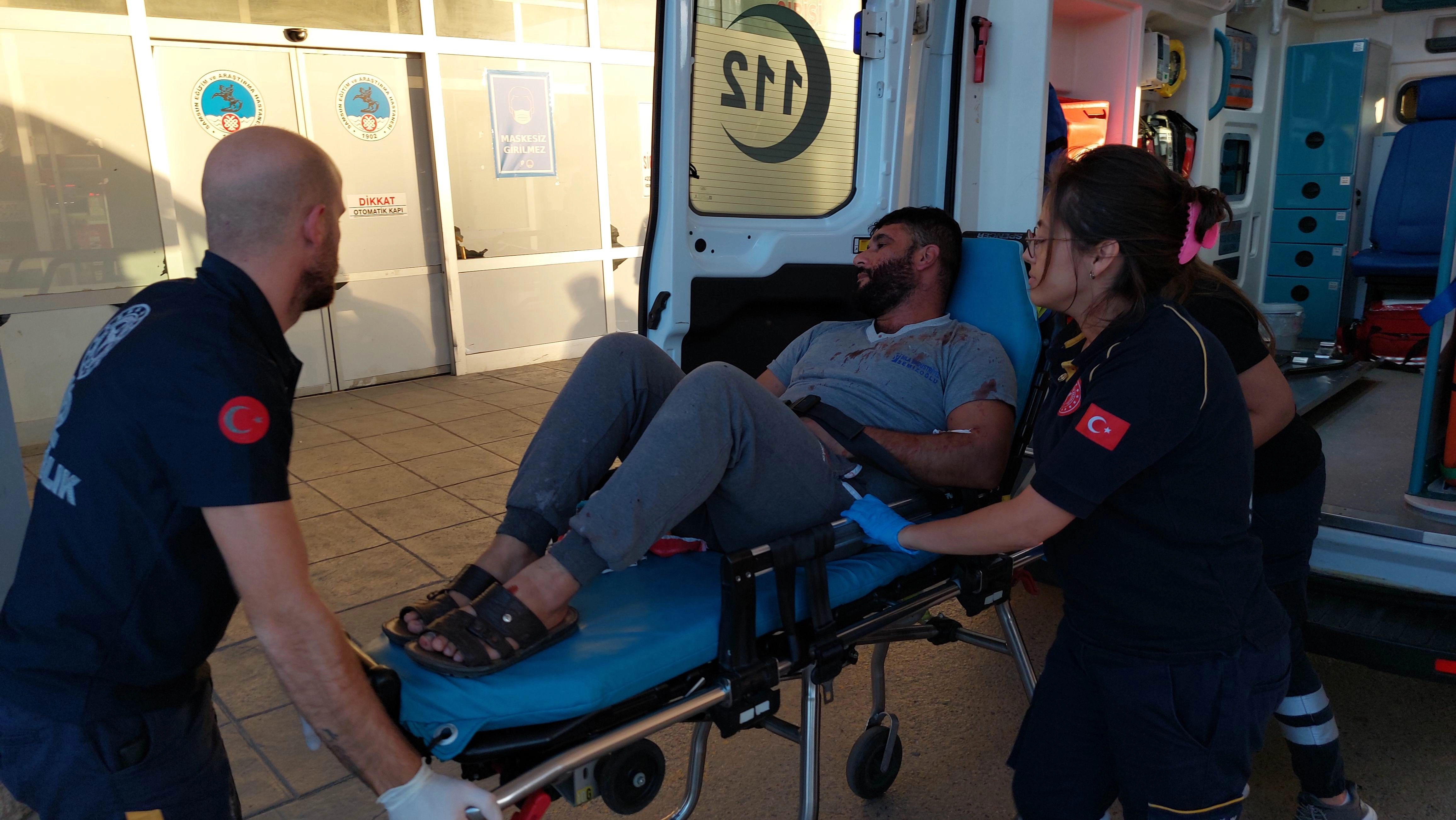 Komşusuna Bıçakla Saldırdı