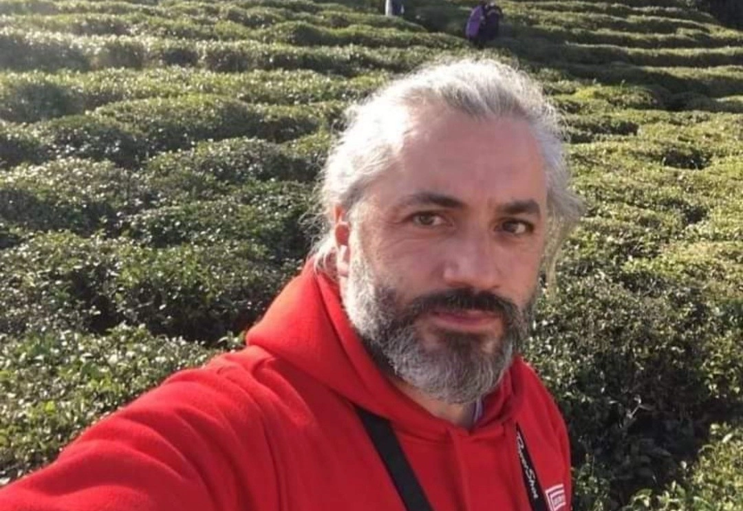 Genç Adam İntihar Etti