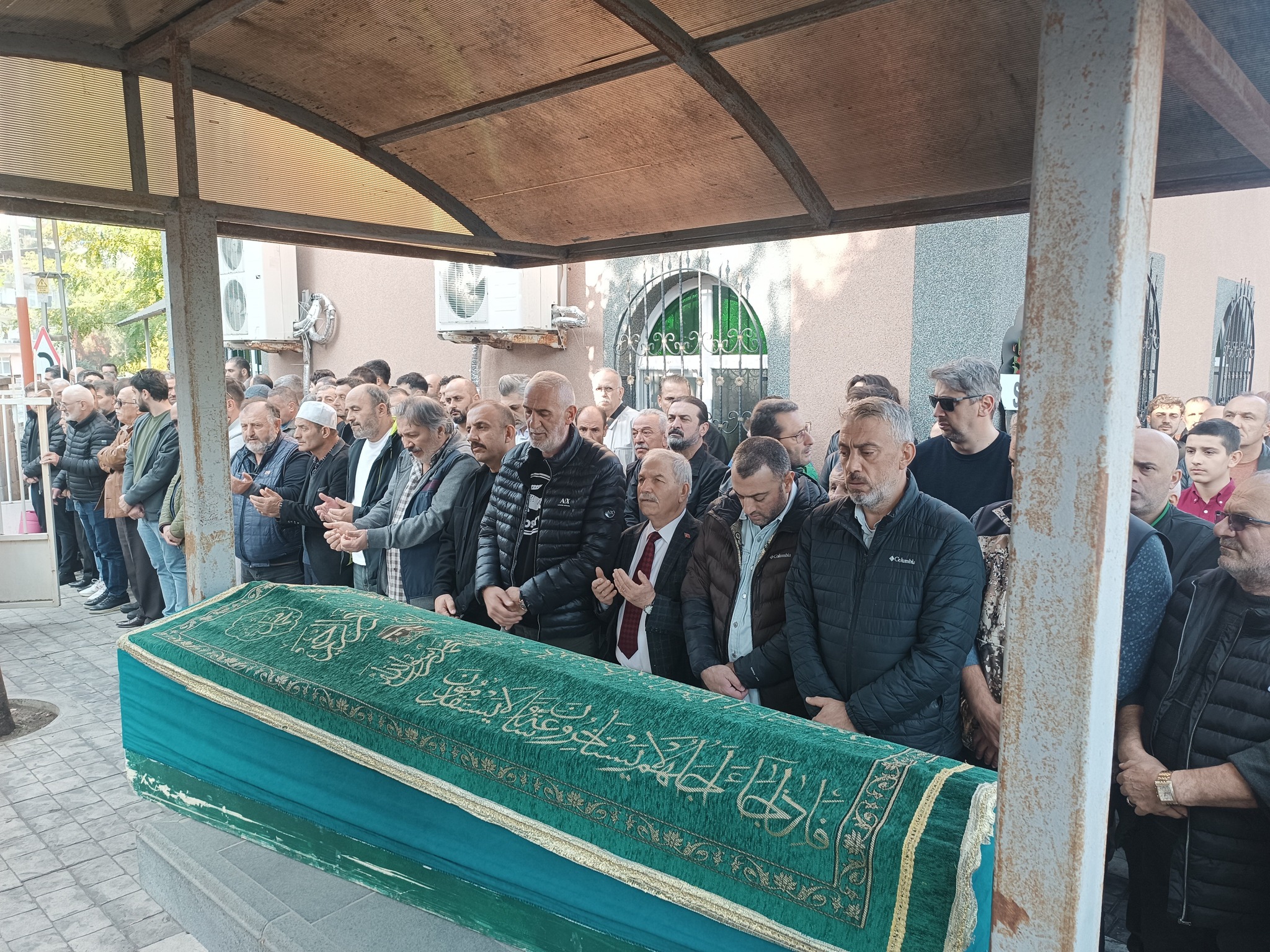 Samsunlu İş İnsanı Abdi Azgar Son Yolculuğuna Uğurlandı 