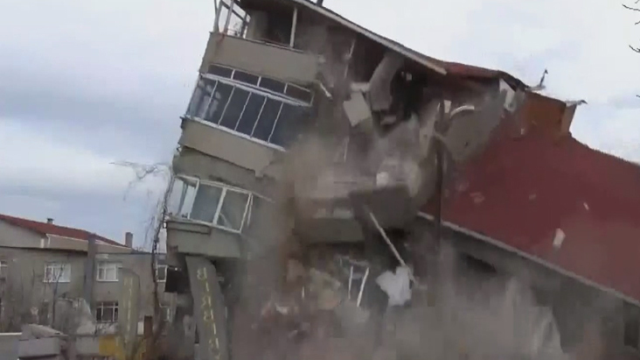 İstanbul Ümraniye de Bina Çöktü 