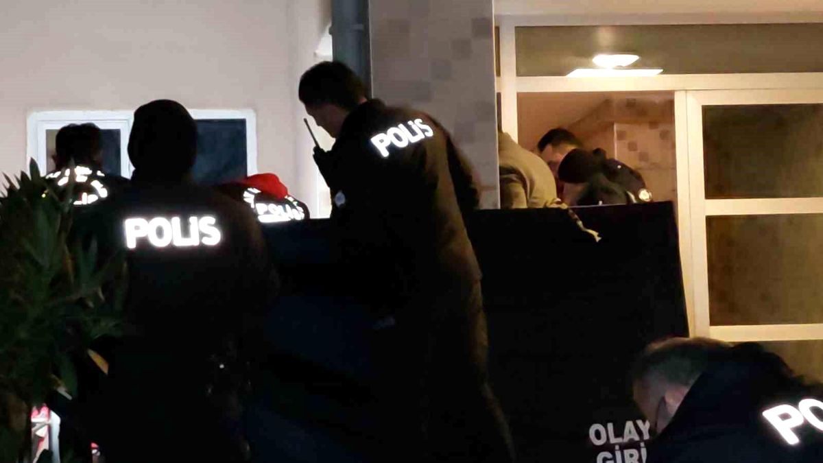 İlkadım da İntihar:Kendini 12. Kattan Aşağı Attı 