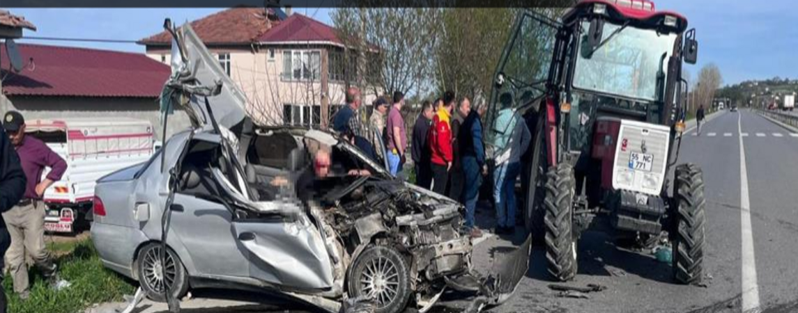 Alaçam da Otomobil Traktöre Çarptı