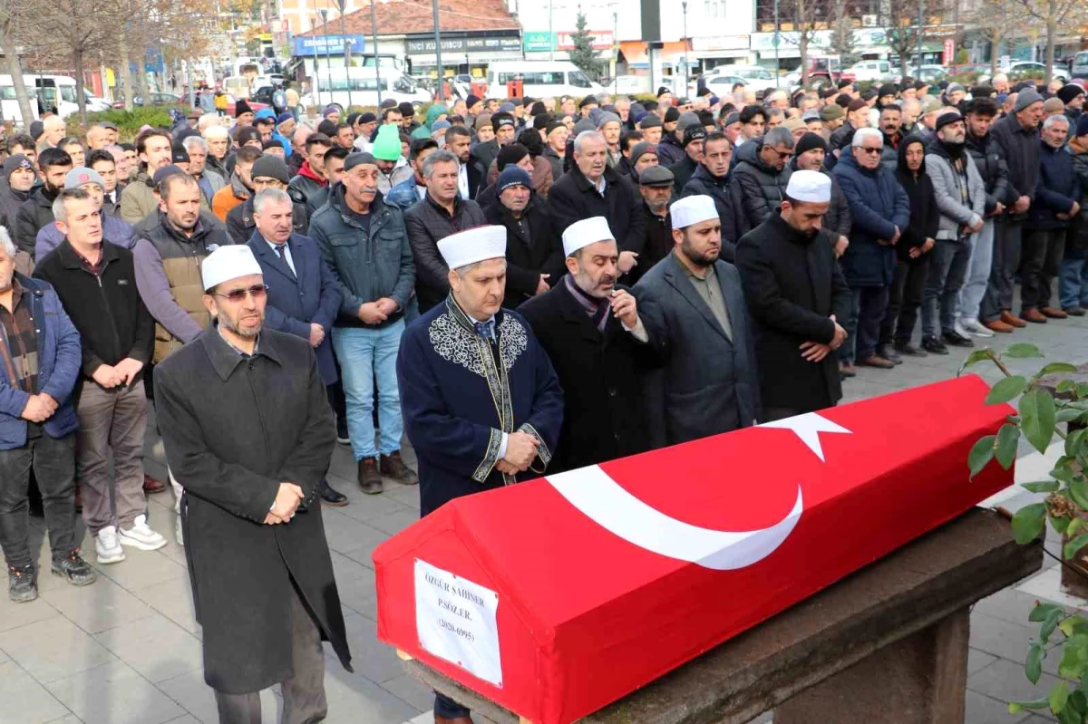 Piyade Sözleşmeli Er Özgür Şahiner Memleketinde Toprağa Verildi