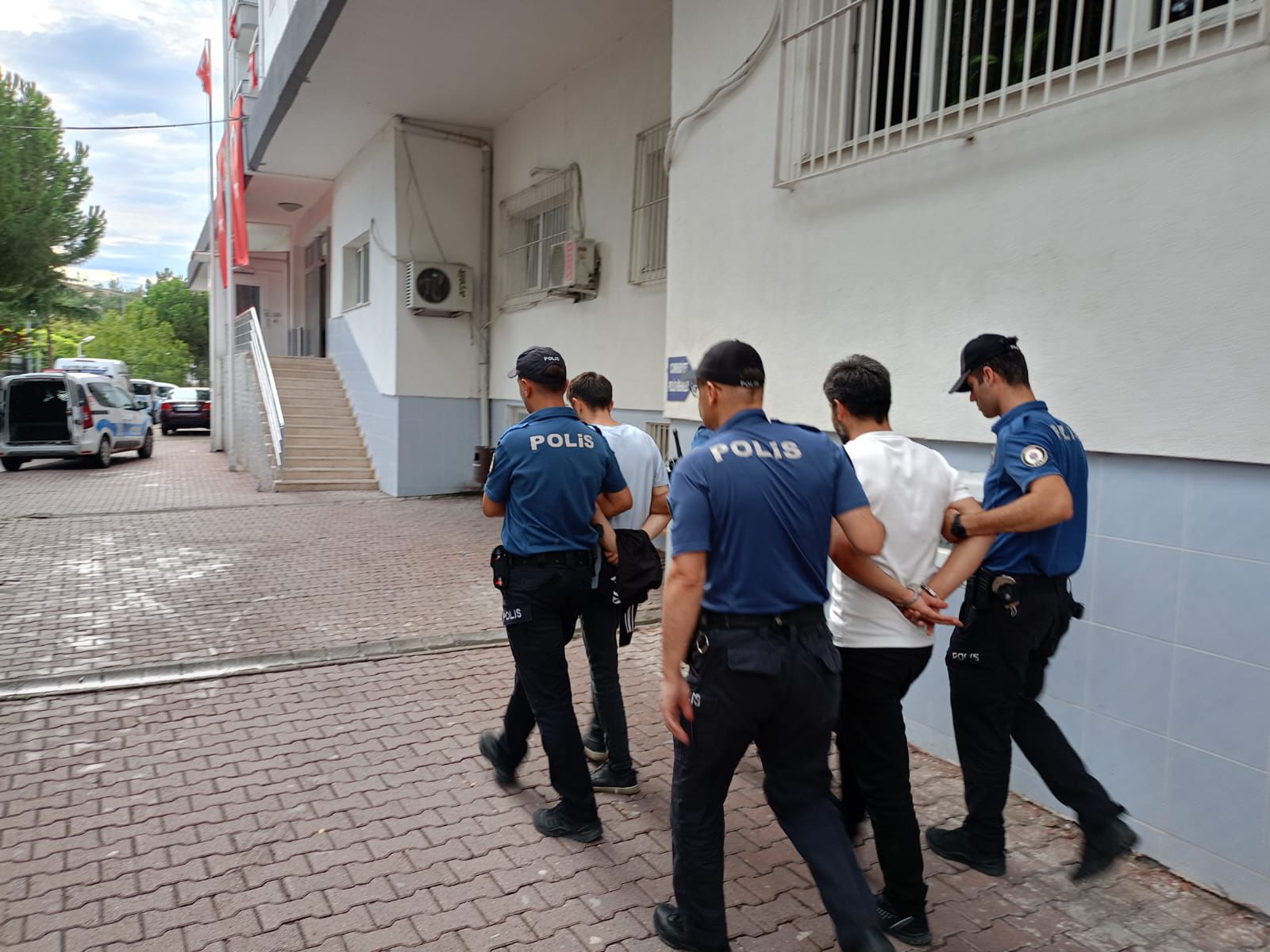 Aranan İki Firari Samsun da Aynı Evde Yakalandı