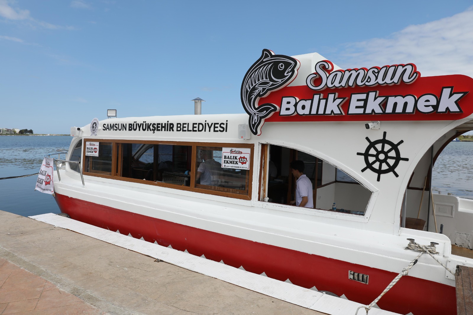 Samsun Büyükşehir Belediyesi'nden Balık Ekmek Teknesi